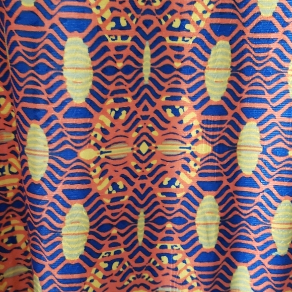 LuLaRoe Azure Skirt in a Repeated Orange/Yellow Pattern on Royal Blue Size 2X - Picture 5 of 7